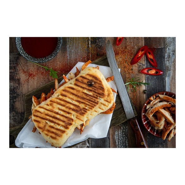 Perfect panini chicken cajun en sriracha saus
