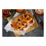 Perfect panini met kipfilet. bacon en sriracha saus